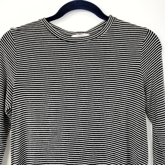 Athleta Black and White Striped Long Sleeve Top Size Small - Picture 6 of 9